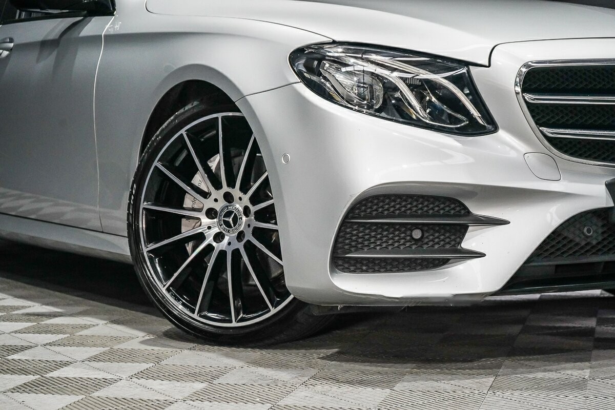Mercedes Benz E-class image 2