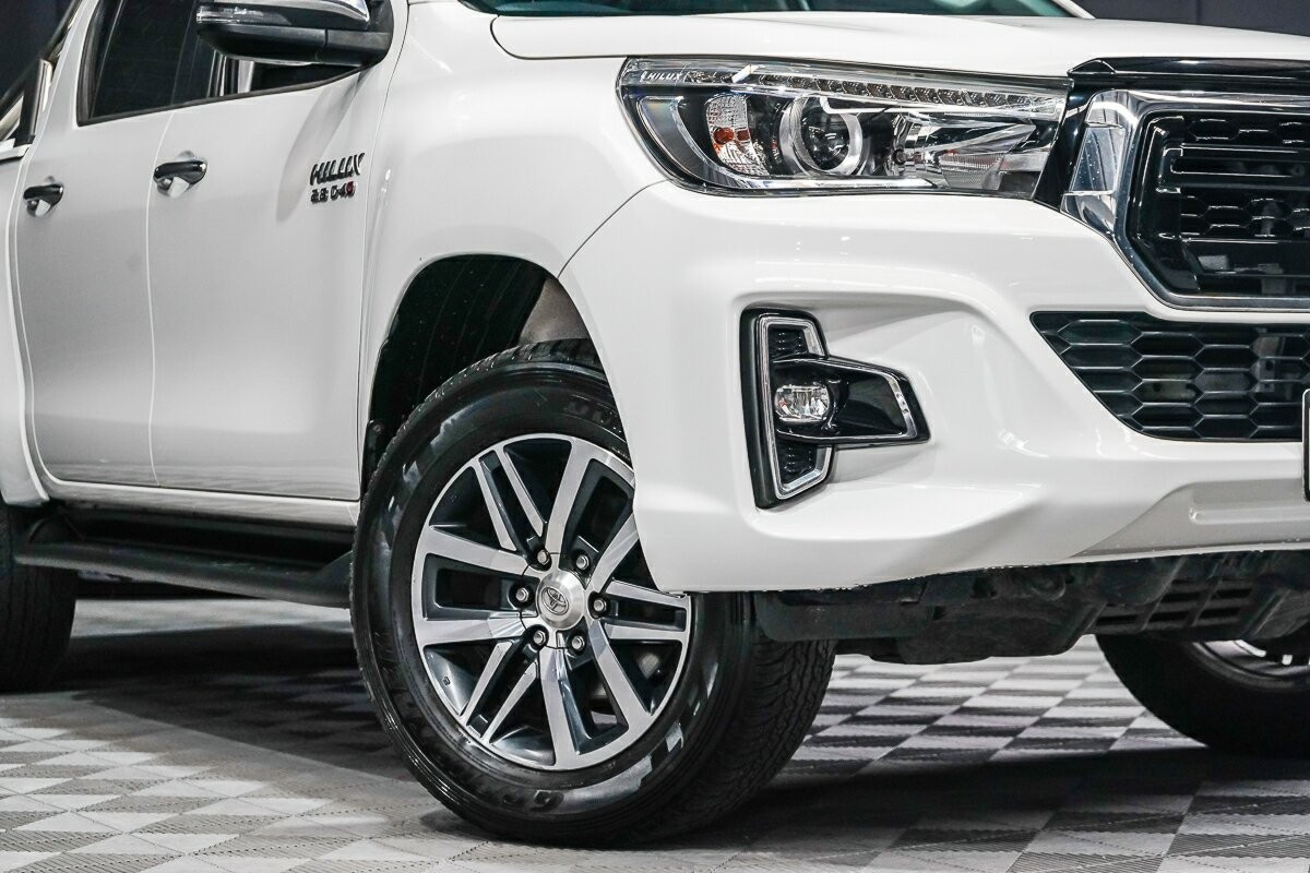 Toyota Hilux image 2