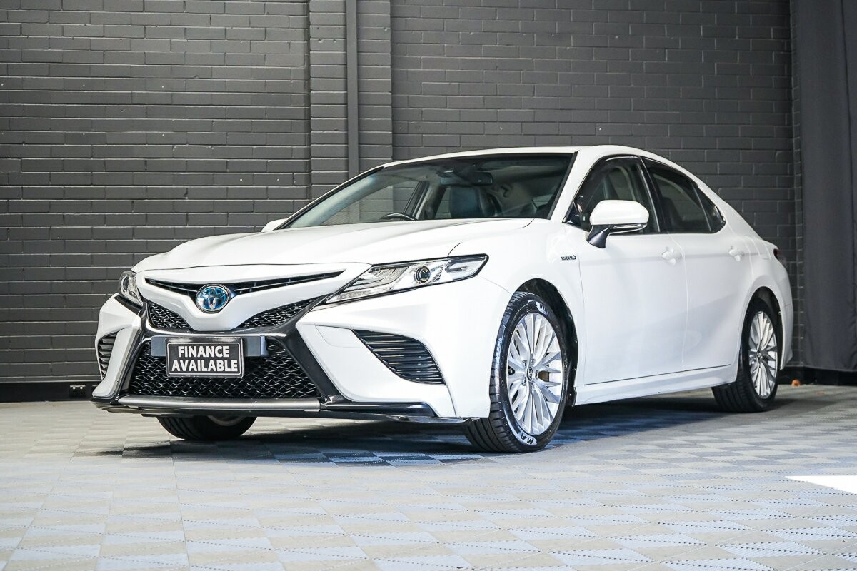 Toyota Camry image 4