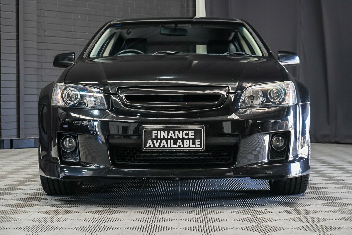 Holden Commodore image 3