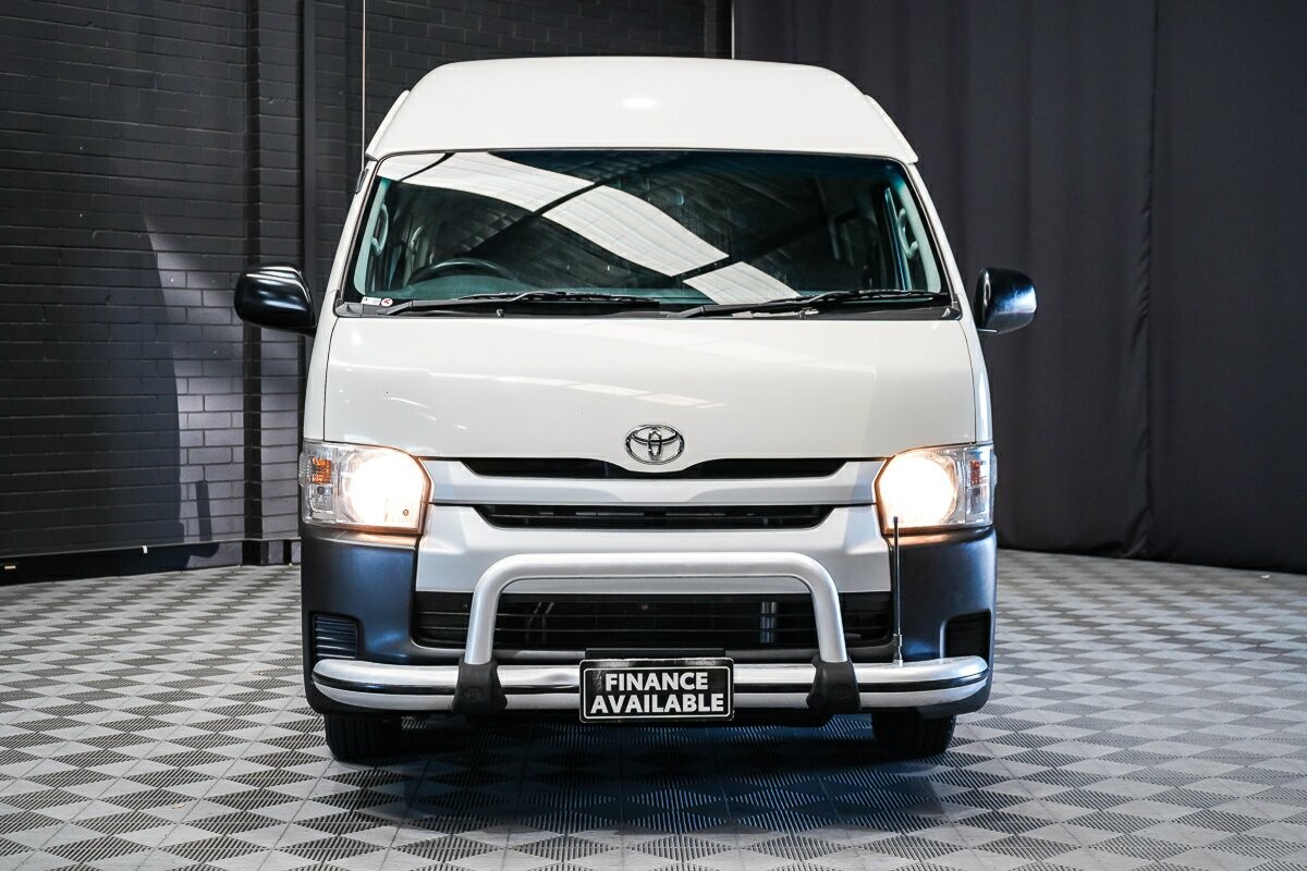 Toyota Hiace image 3