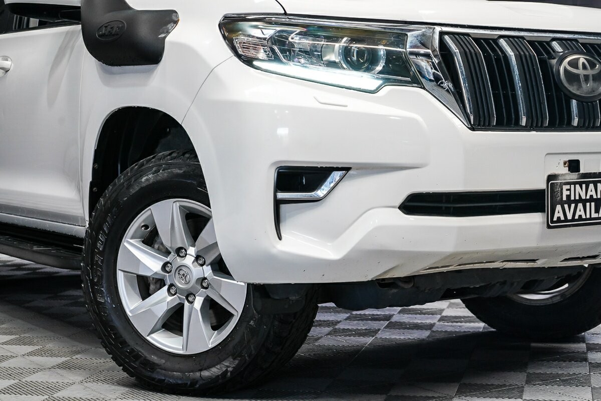 Toyota Landcruiser Prado image 2