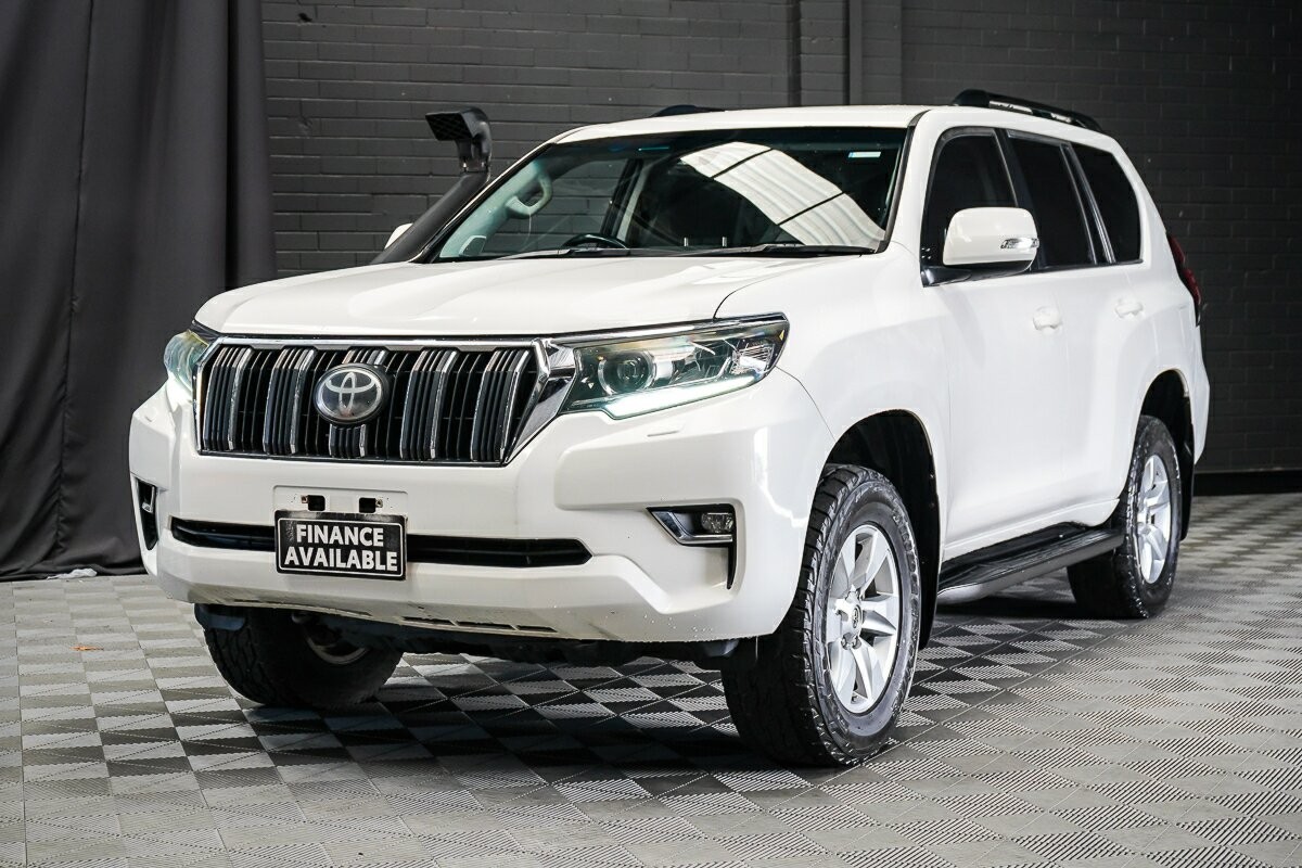 Toyota Landcruiser Prado image 4