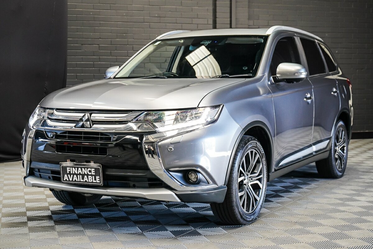 Mitsubishi Outlander image 4