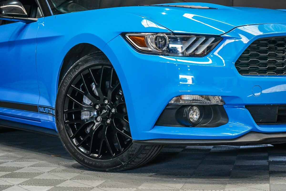 Ford Mustang image 2