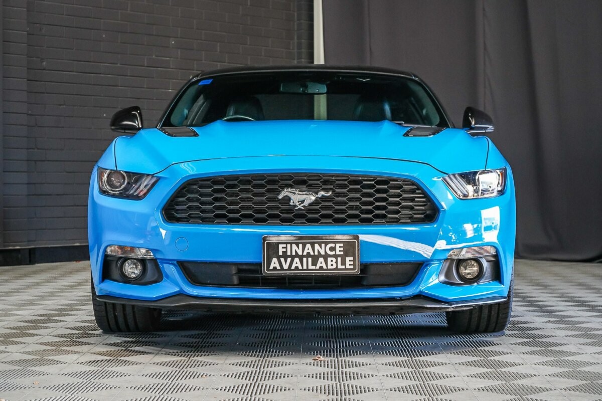 Ford Mustang image 3