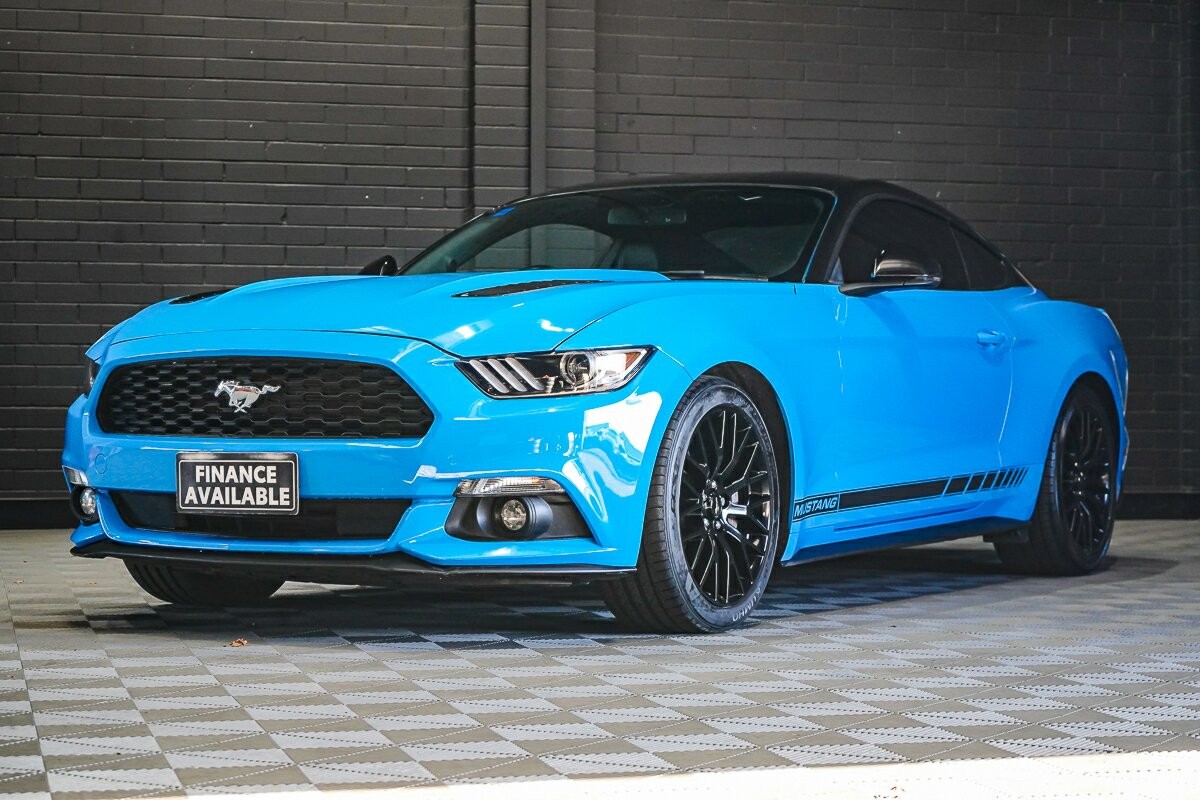 Ford Mustang image 4