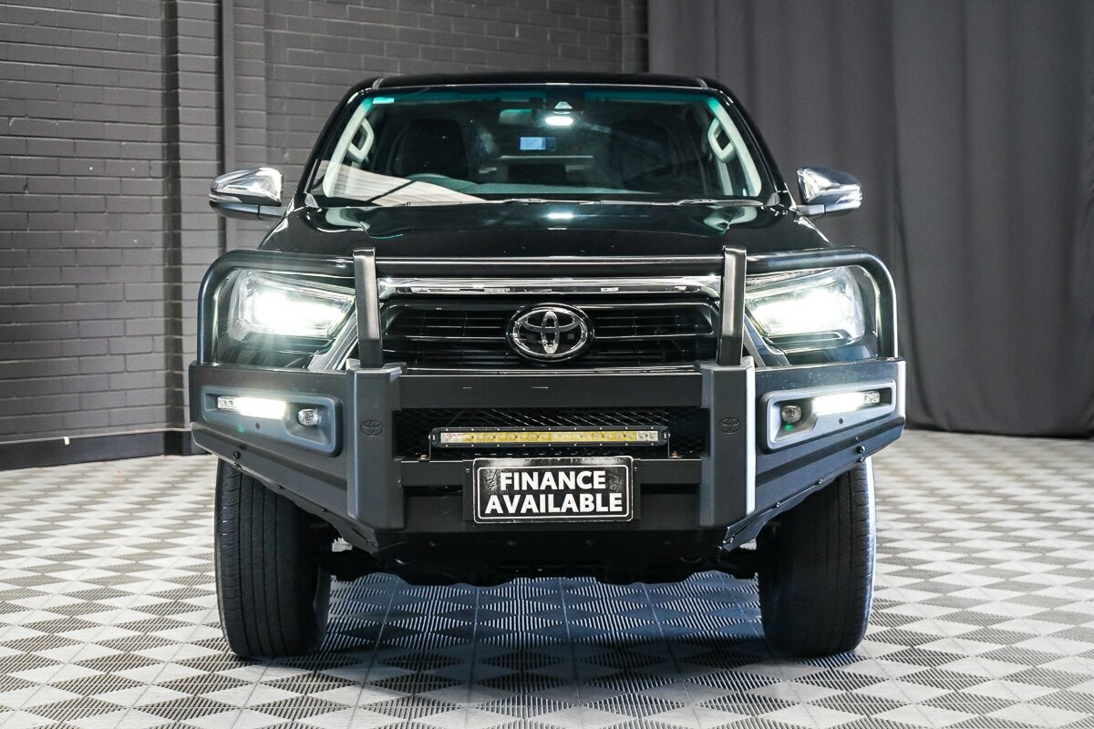 Toyota Hilux image 3