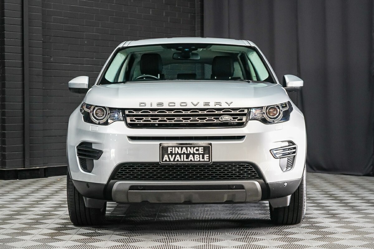 Land Rover Discovery Sport image 3