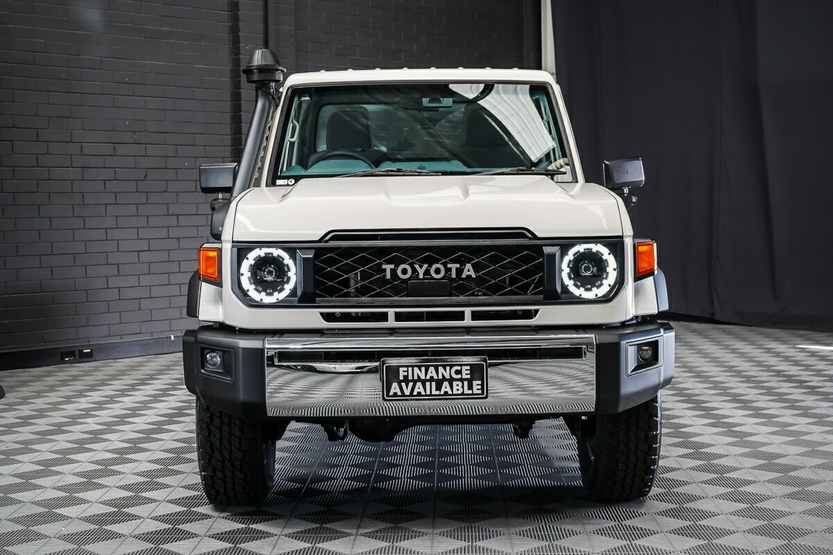 Toyota Landcruiser image 3