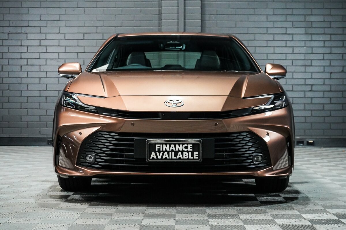 Toyota Camry image 3