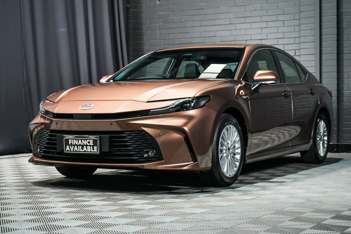 Toyota Camry image 4