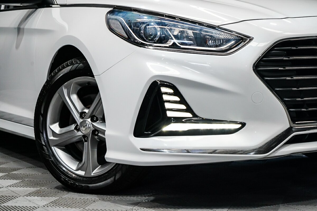 Hyundai Sonata image 2
