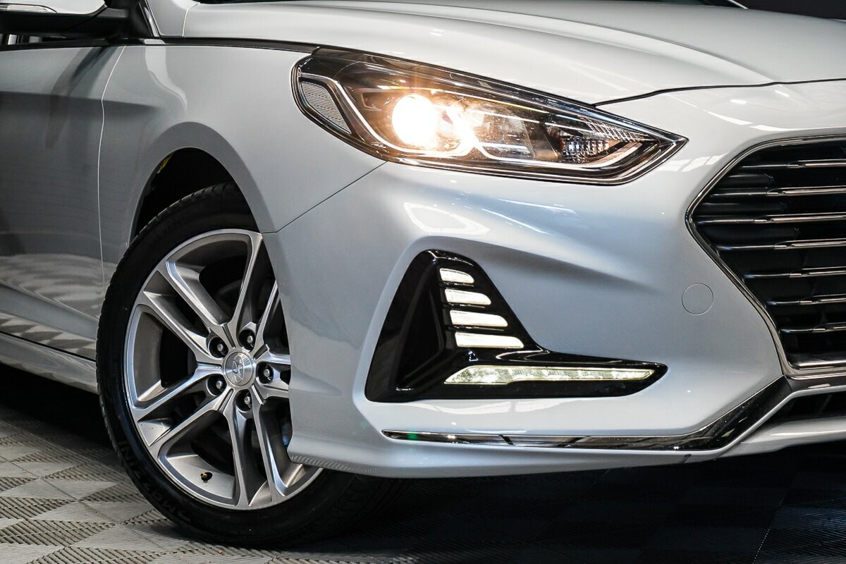 Hyundai Sonata image 2