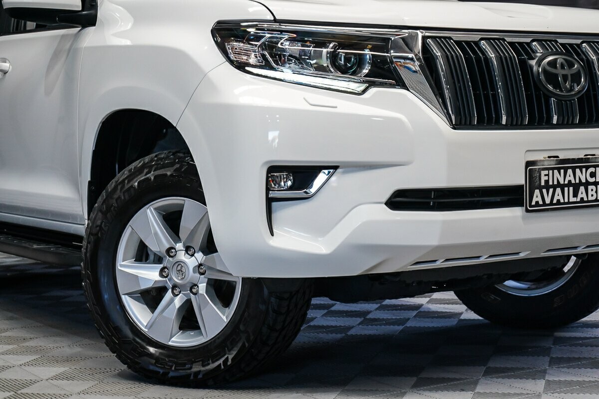 Toyota Landcruiser Prado image 2