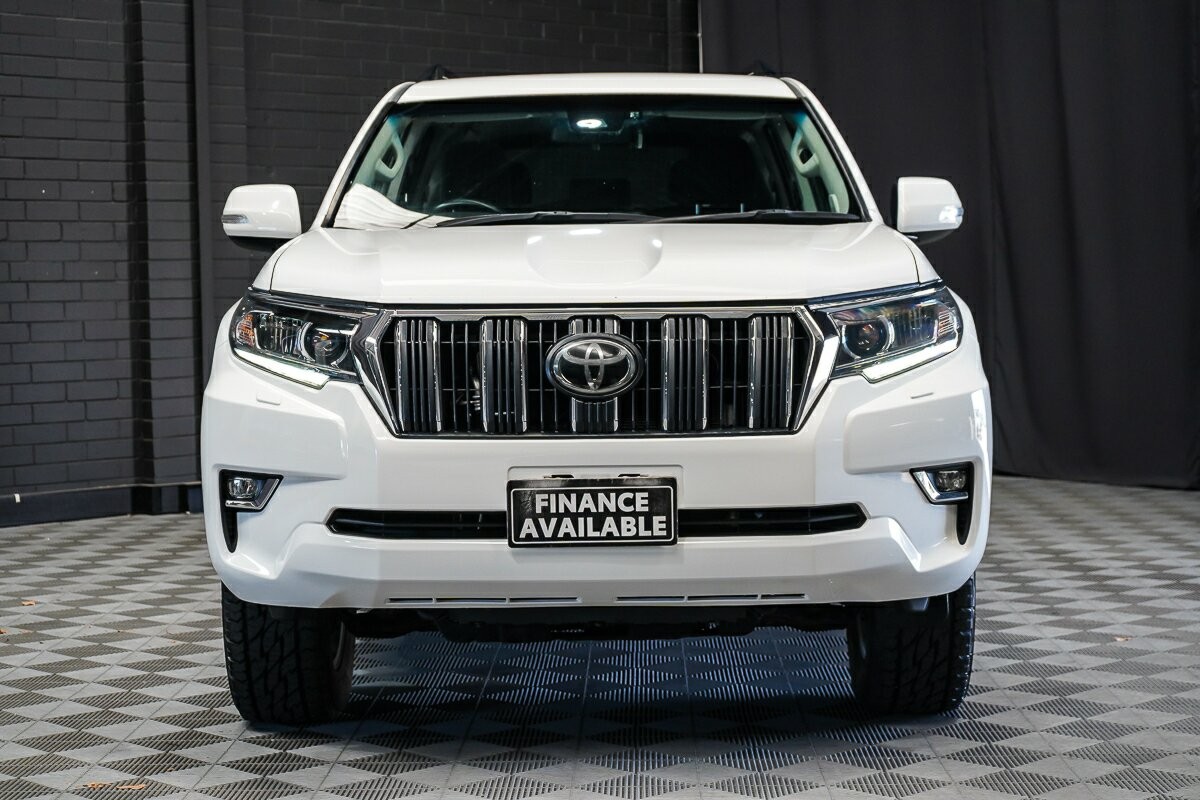 Toyota Landcruiser Prado image 3