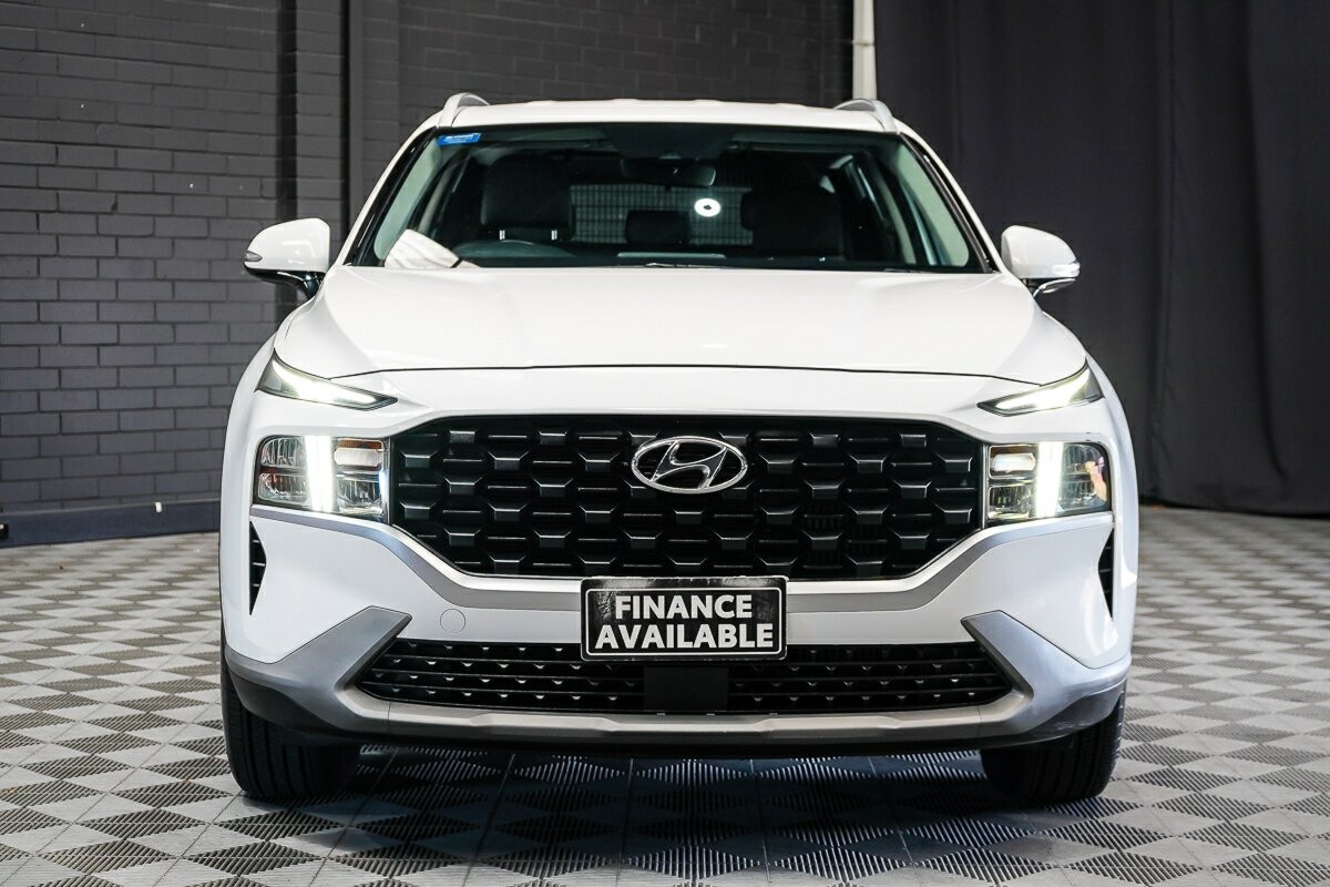 Hyundai Santa Fe image 3