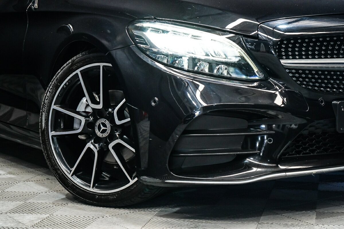 Mercedes Benz C-class image 2