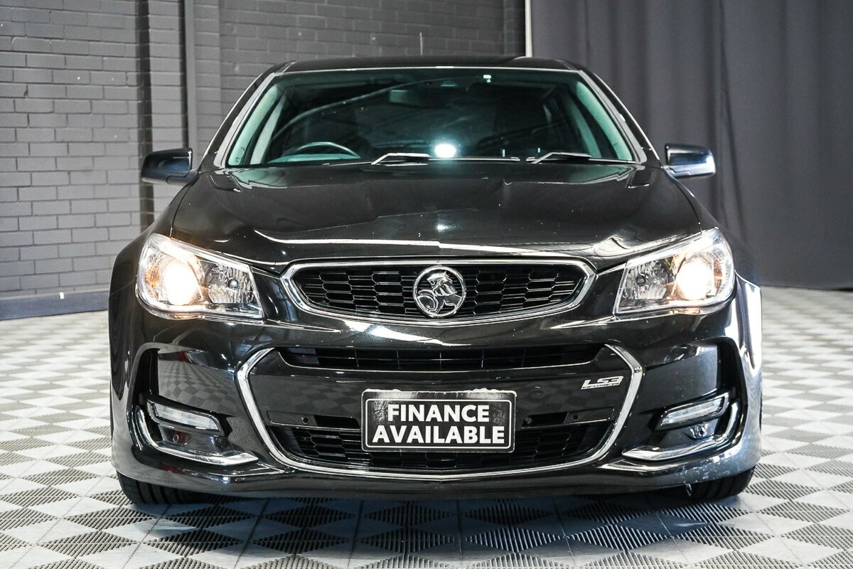 Holden Commodore image 3