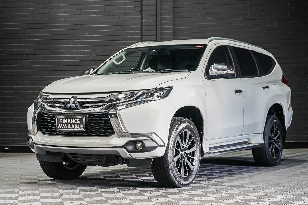 Mitsubishi Pajero Sport image 4