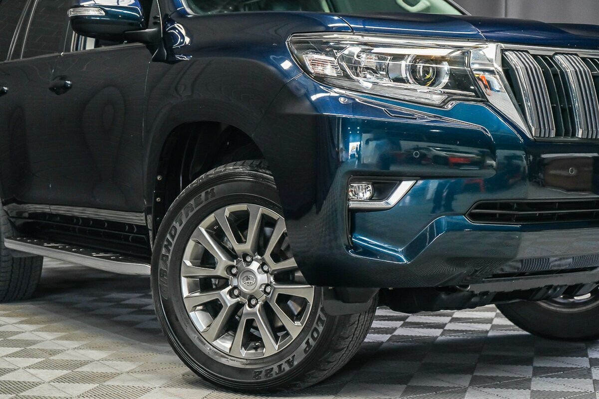 Toyota Landcruiser Prado image 2