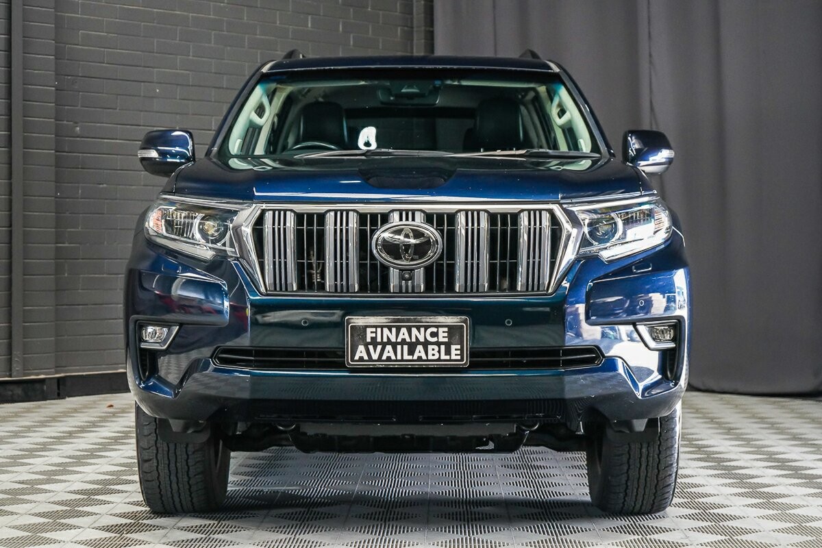 Toyota Landcruiser Prado image 3