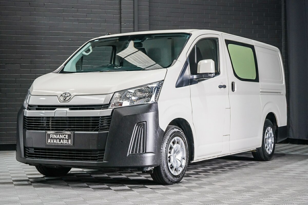 Toyota Hiace image 4