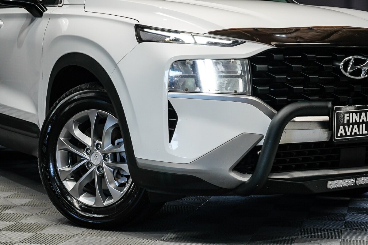 Hyundai Santa Fe image 2