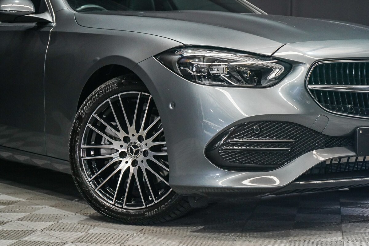 Mercedes Benz C-class image 2