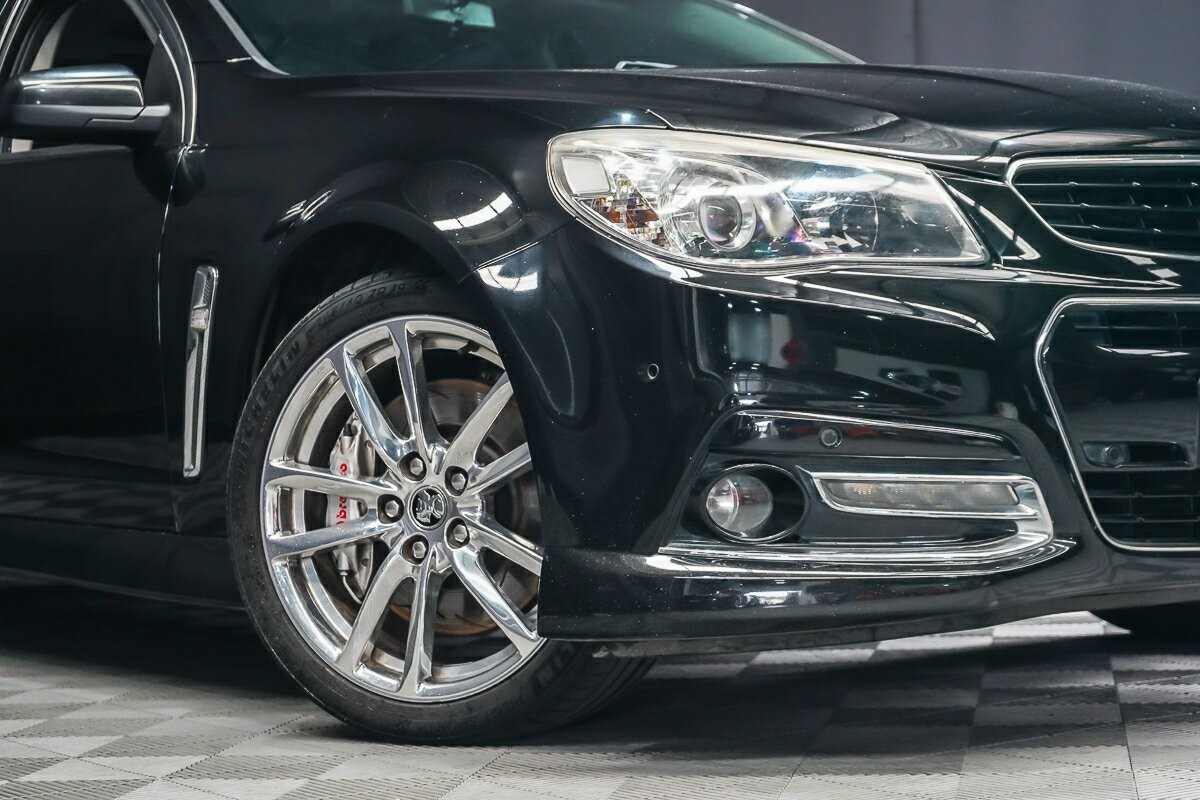 Holden Commodore image 2