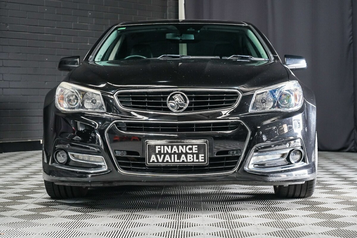Holden Commodore image 3