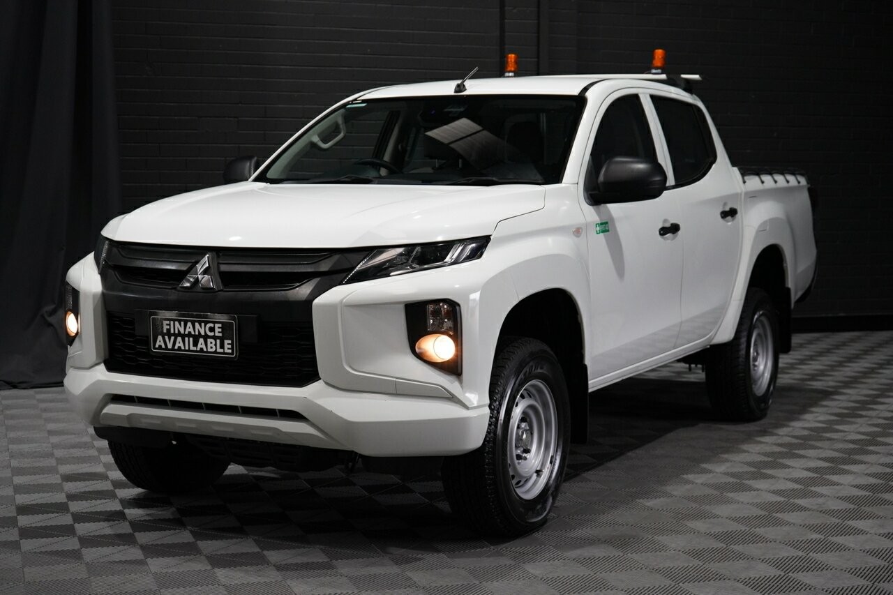 Mitsubishi Triton image 4