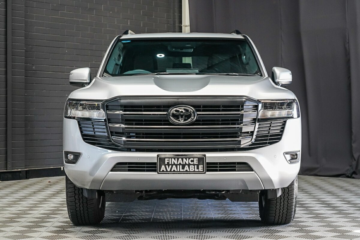 Toyota Landcruiser image 3
