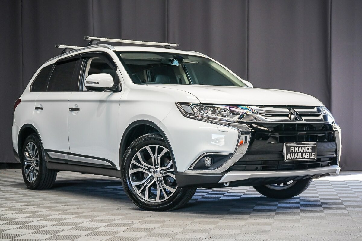 Mitsubishi Outlander image 1