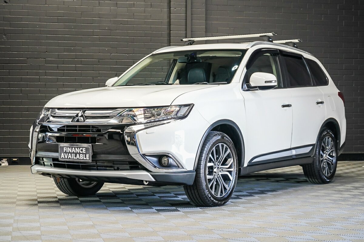 Mitsubishi Outlander image 4