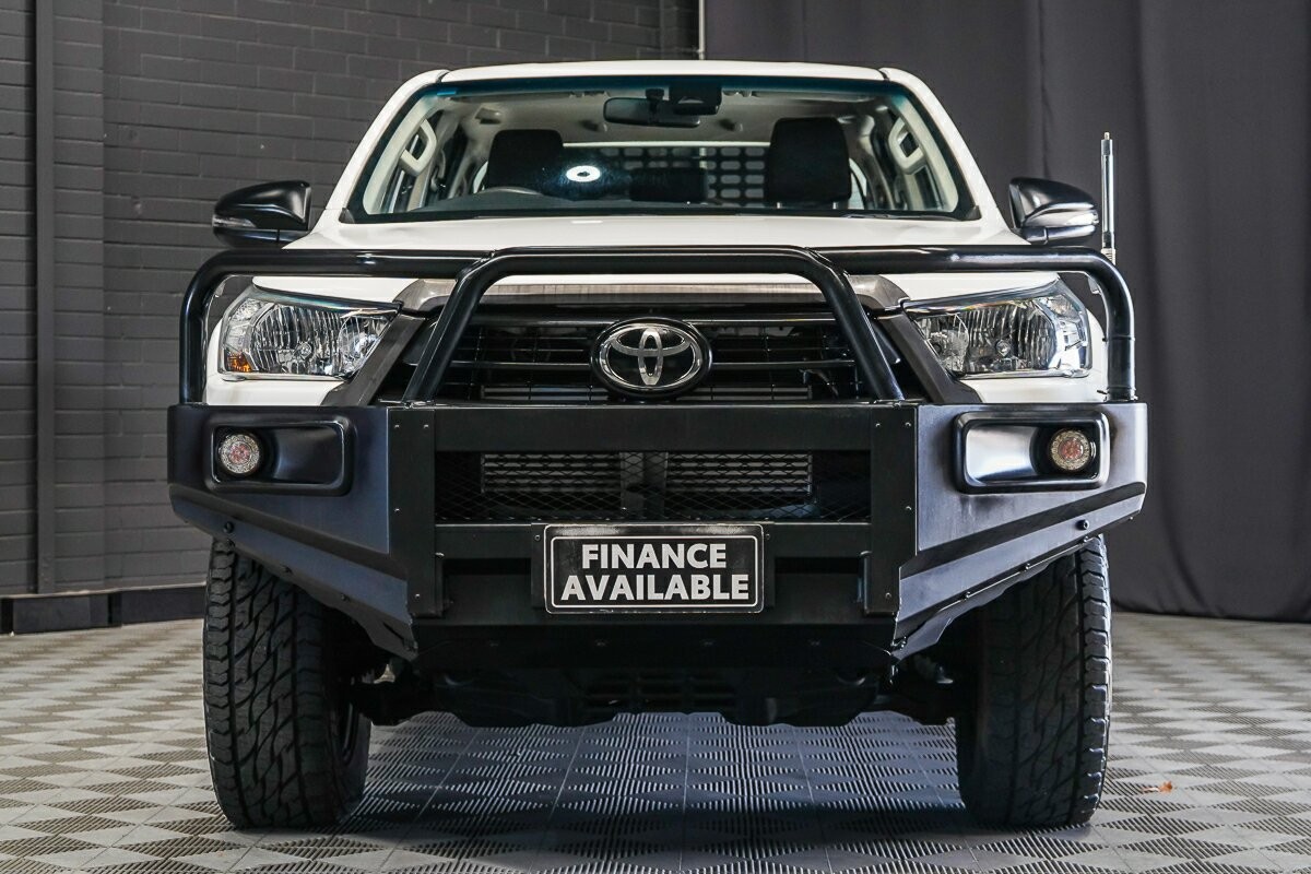 Toyota Hilux image 3