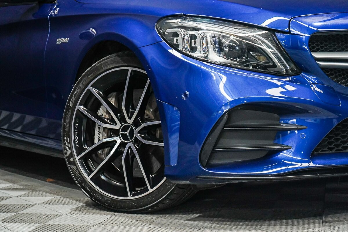 Mercedes Benz C-class image 2