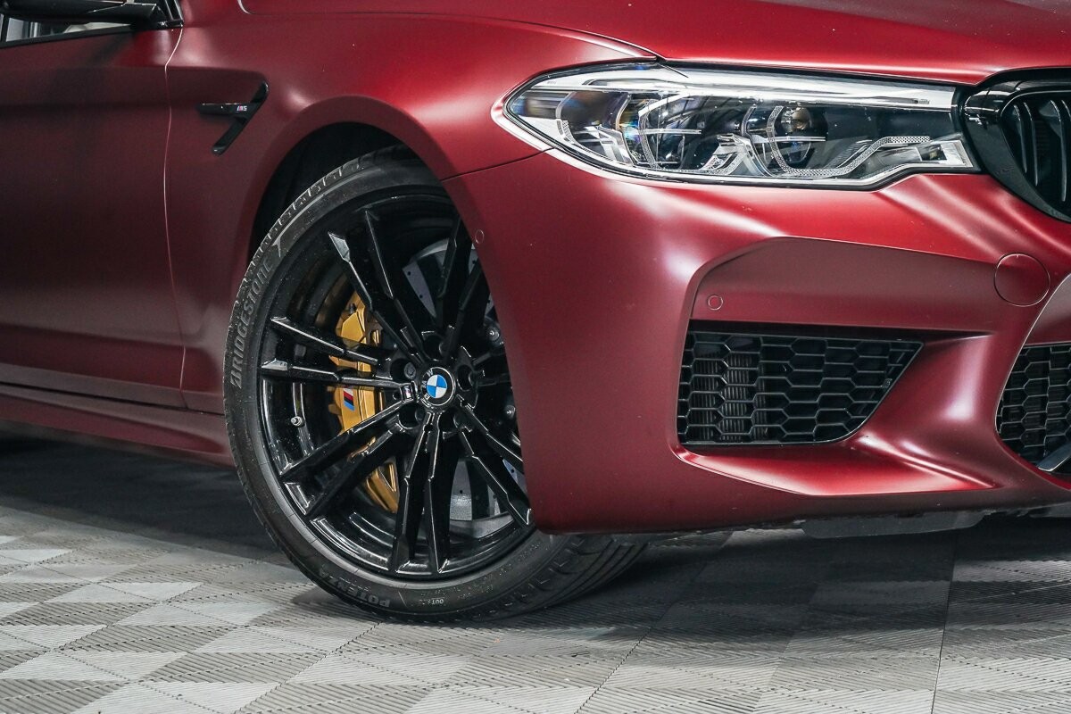 BMW M5 image 2