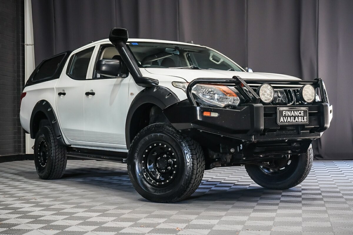Mitsubishi Triton image 1
