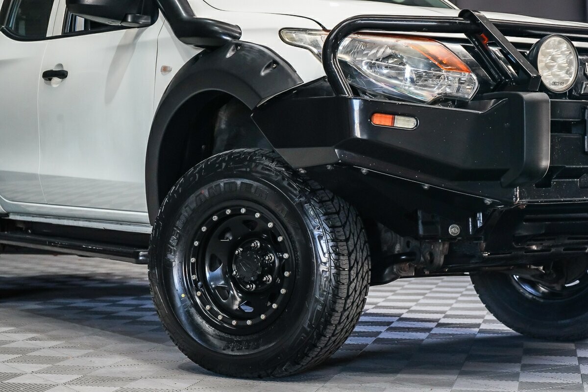 Mitsubishi Triton image 2