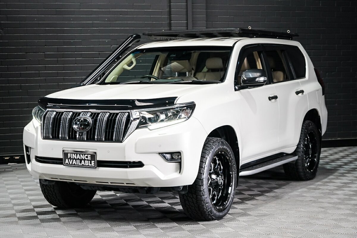 Toyota Landcruiser Prado image 4