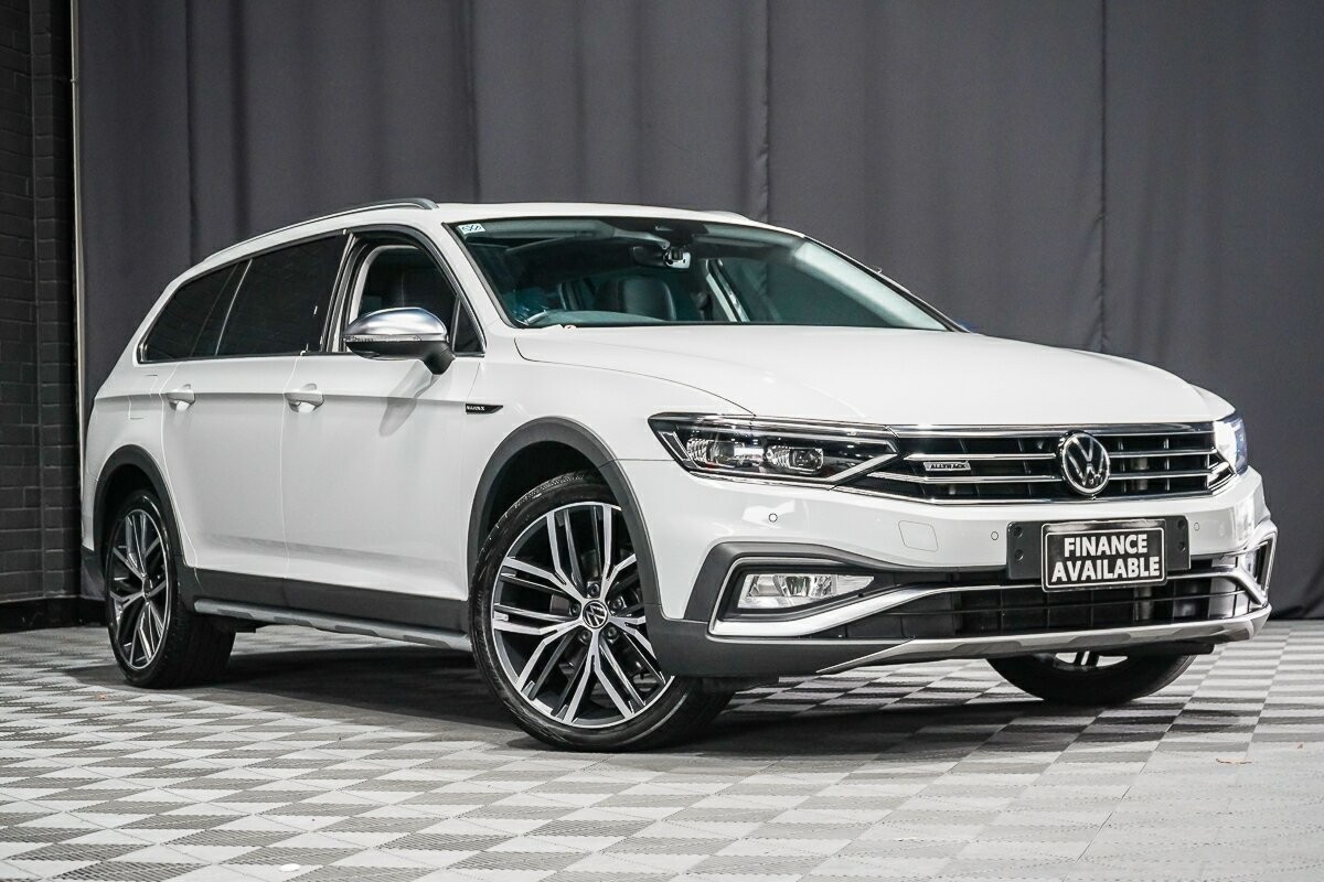 Volkswagen Passat image 1
