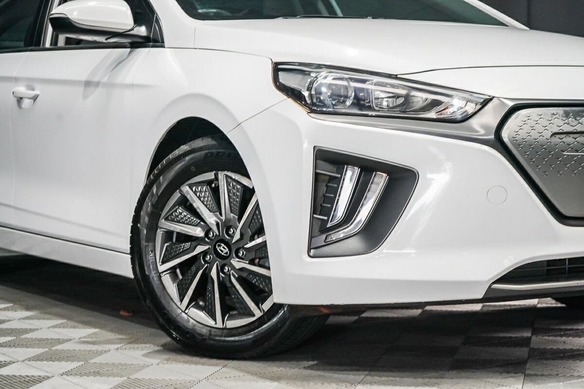 Hyundai Ioniq image 2