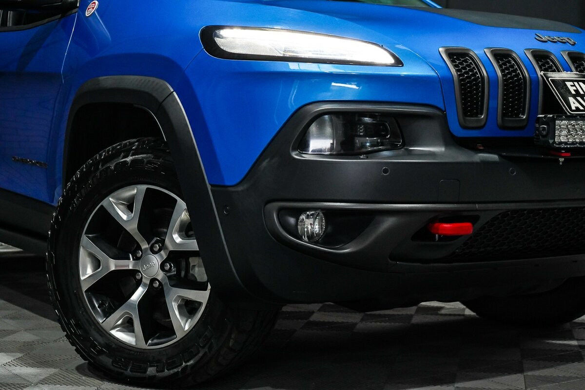 Jeep Cherokee image 2