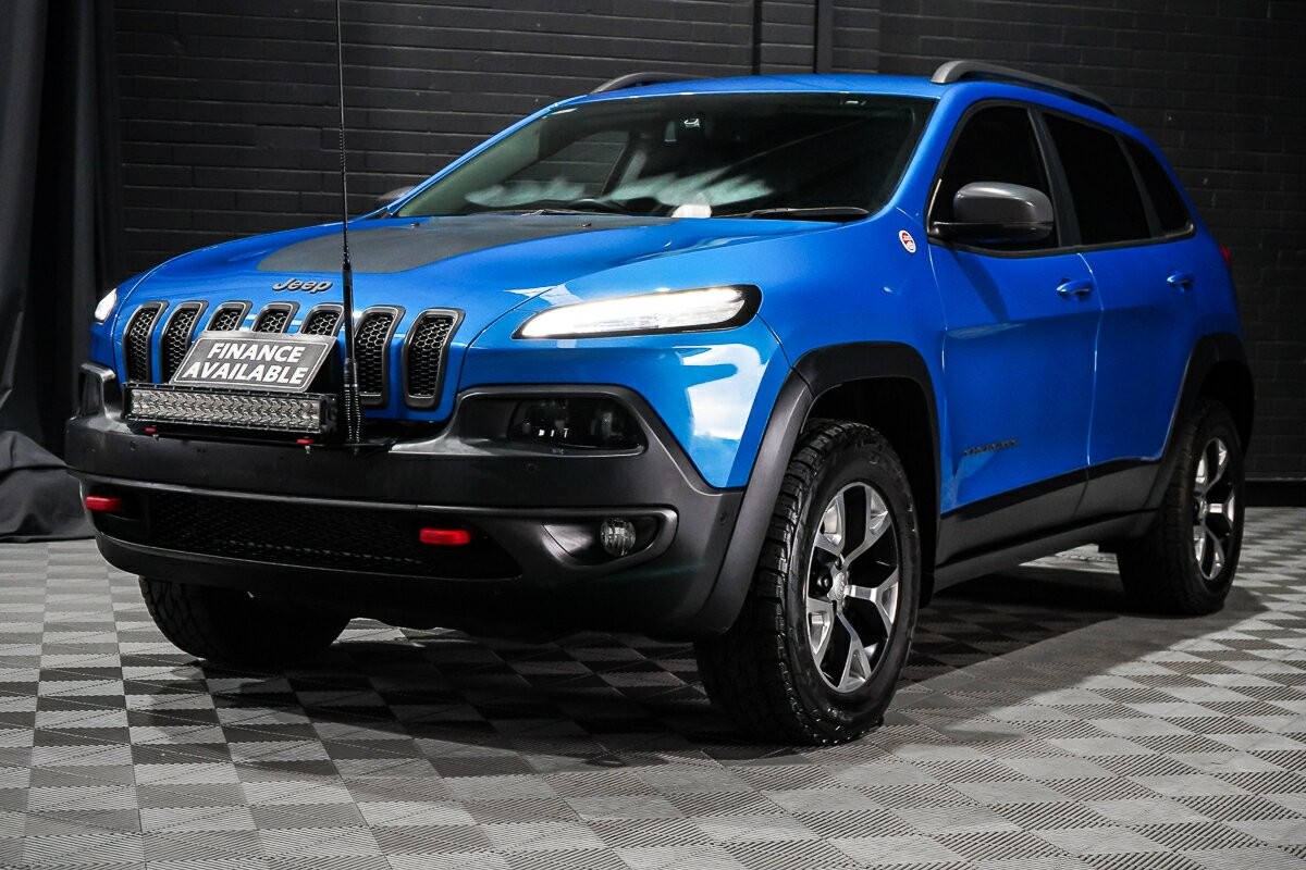 Jeep Cherokee image 4