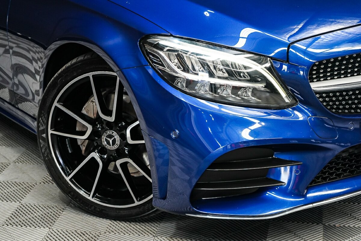 Mercedes Benz C-class image 2