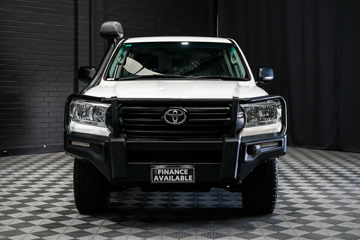 Toyota Landcruiser image 3