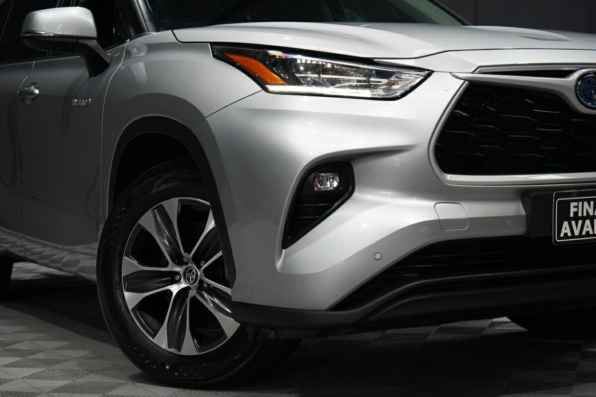 Toyota Kluger image 2