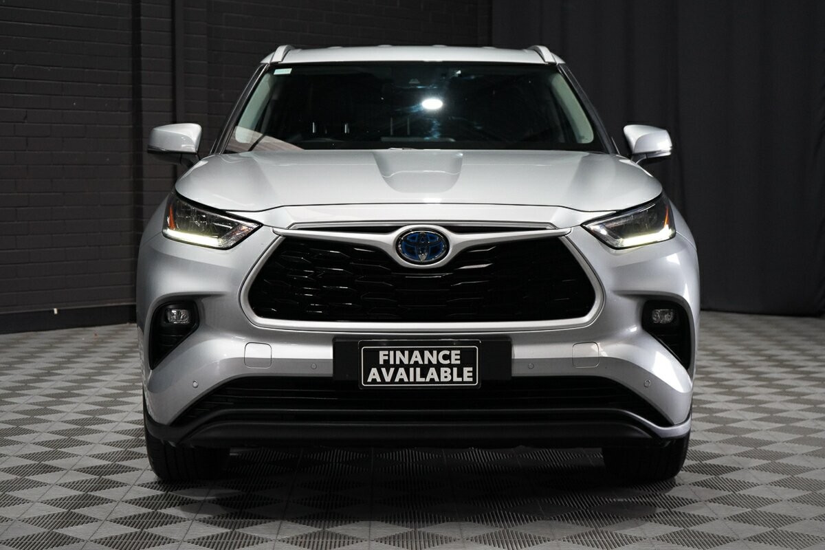 Toyota Kluger image 3