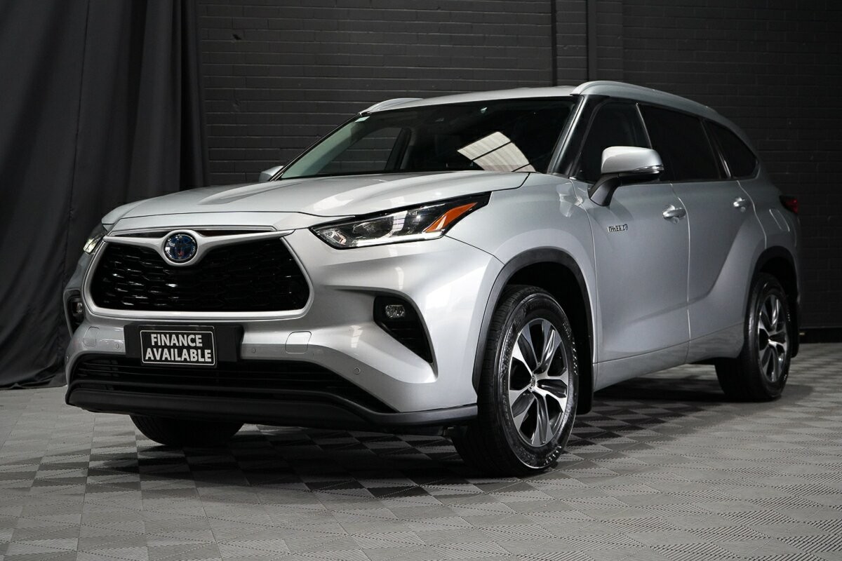 Toyota Kluger image 4